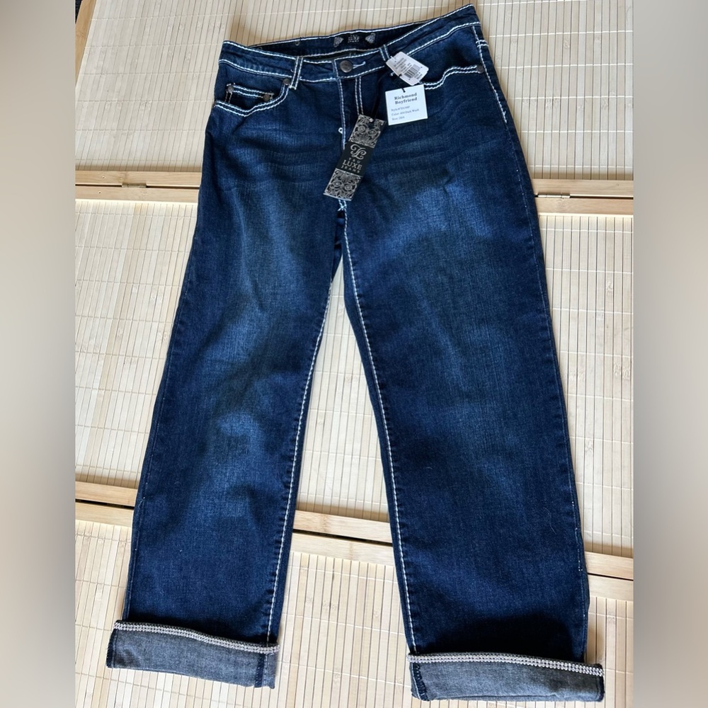 Tru luxe jeans Richmond boyfriend with rhinestone embellishments size:6
